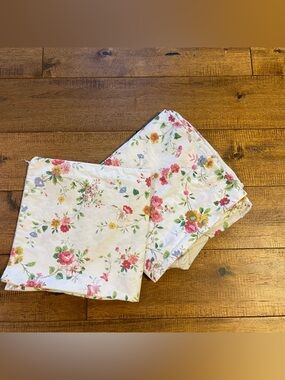Lauren Ralph Lauren Set Of 2 King Pillow Cases Floral Cottage 100% Cotton EUC